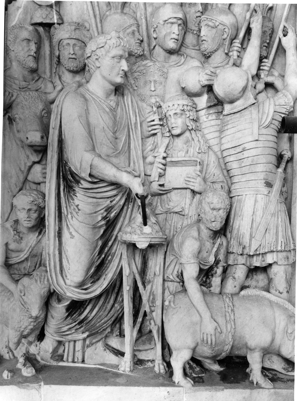 Pannelli di Marco Aurelio lato sud- Sacrificio del porco, pecora, toro (Suovetaurilia) (9).tif