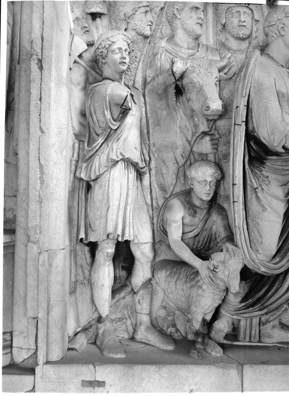 Pannelli di Marco Aurelio lato sud- Sacrificio del porco, pecora, toro (Suovetaurilia) (4).tif