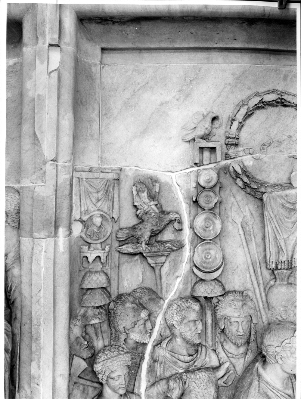 Pannelli di Marco Aurelio lato sud- Sacrificio del porco, pecora, toro (Suovetaurilia) (3).tif