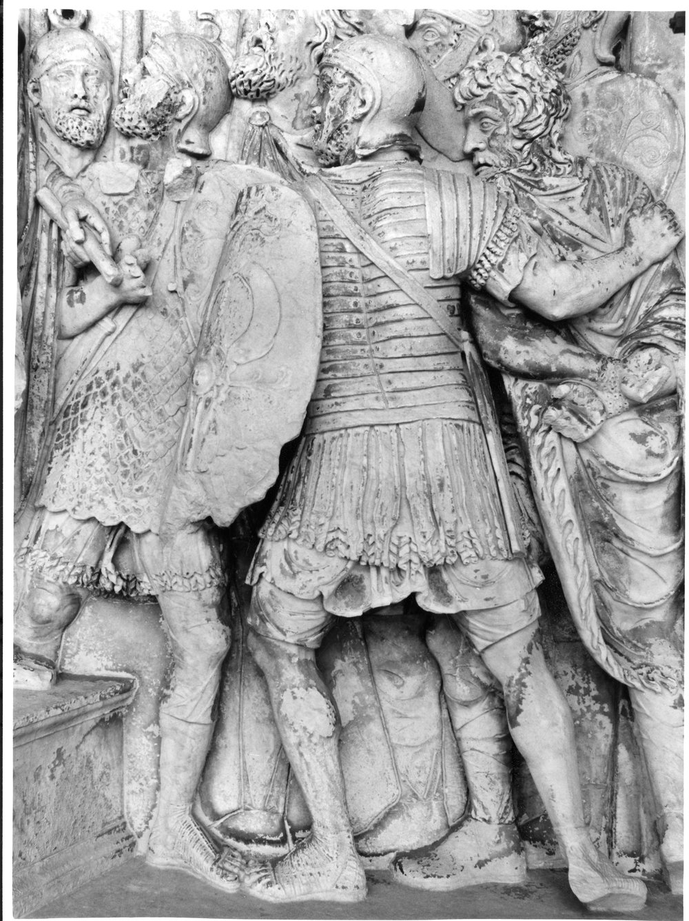 Pannelli di Marco Aurelio lato sud - Consegna di due prigionieri barbari (10).tif