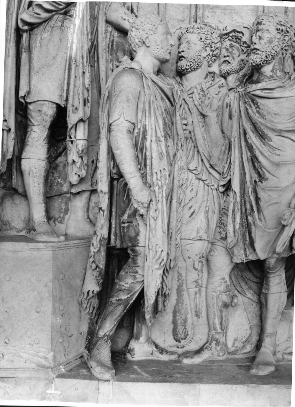 Pannelli di Marco Aurelio lato sud investitura di un re barbaro da parte dell'imperatore (5) (rex datus).tif