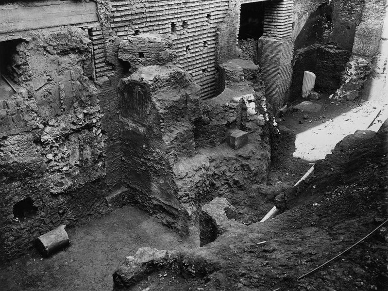 013152 - restauro - Curia, facciata posteriore durante i lavori; Gab. Fot. Naz. Neg. Serie E, Nr. 42682