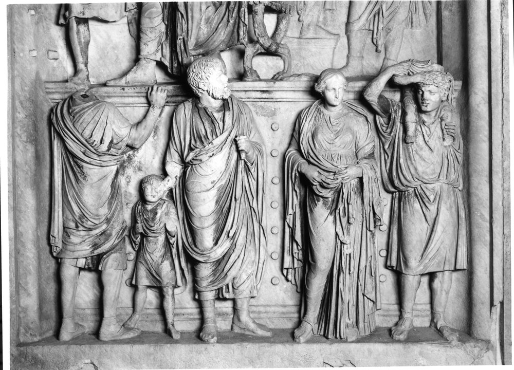 Pannelli di Marco Aurelio lato nord - distribuzione di denaro (Liberalitas) 7 b.tif