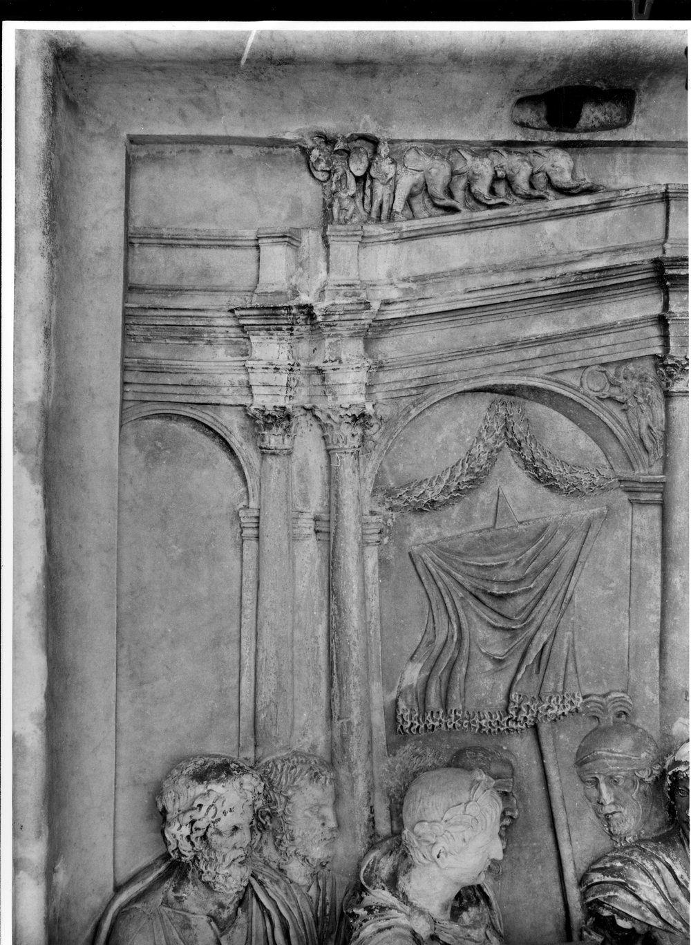 Pannelli di Marco Aurelio lato nord - partenza dell'Imperatore (Profectio) (3).tif