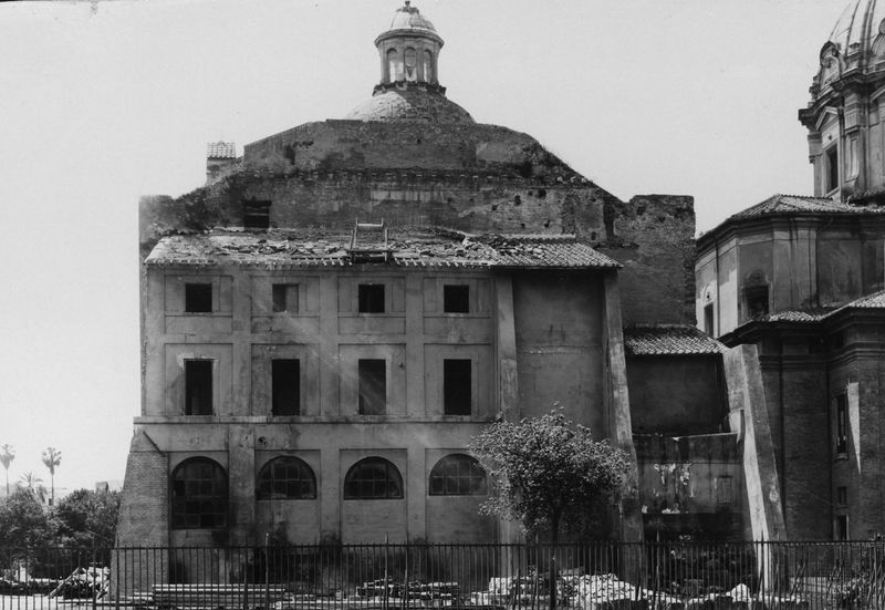 013148 - restauro - Curia, facciata posteriore dopo prima fase dei lavori; Gab. Fot. Naz. Neg. Serie E, Nr. 42678