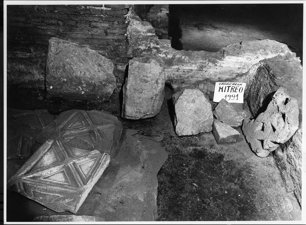 Mitreo amb. D (vestibolo sala grande) 22. Film 2559-2560, Caracalla, maggio 1991.tif