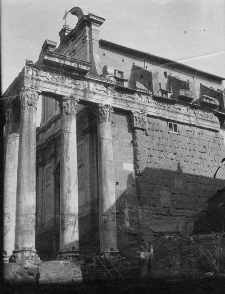 019860 - monumento - Tempio di Antonino e Faustina, veduta del fronte orientale