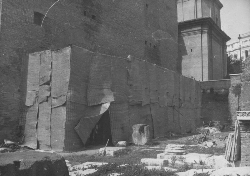 013175 - restauro - Curia, sostituzione della porta sul lato posteriore; senza negativo
