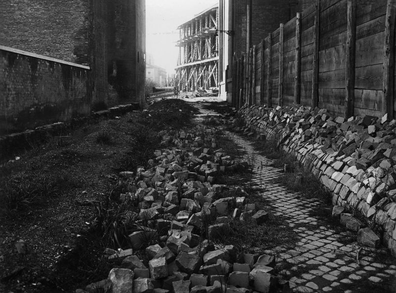 013324 - restauro - Curia, lato verso Via Bonella, durante i lavori; Gab. Fot. Naz. Neg. Serie E, Nr. 42667