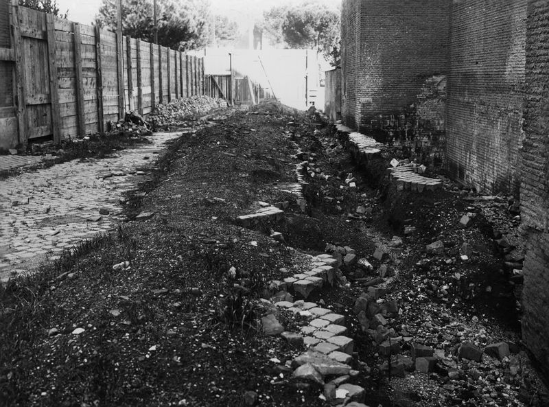 013326 - restauro - Curia, lato verso Via Bonella, durante i lavori; Gab. Fot. Naz. Neg. Serie E, Nr. 42669