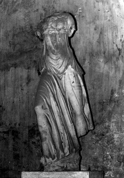 005907 - monumento - Palatino, Horti Farnesiani, il Ninfeo della pioggia, statua; FILM n. 1328