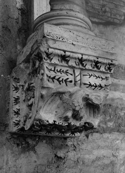 013340 - monumento - Curia, interno, parete destra, prima nicchia, mensola di sinistra; Neg. Serie F, Nr. 2108
