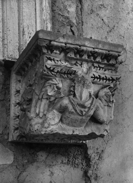 013341 - monumento - Curia, interno, parete destra, nicchia centrale, mensola di destra; Neg. Serie F, Nr. 2109
