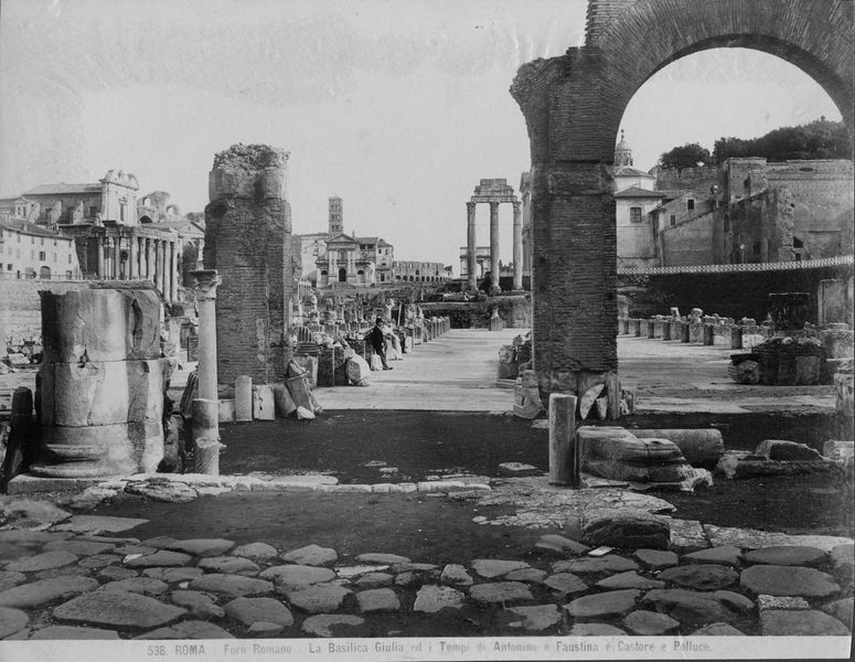 012295 - monumento - Basilica Giulia, vedute, fronte sul Vicus Iugarius