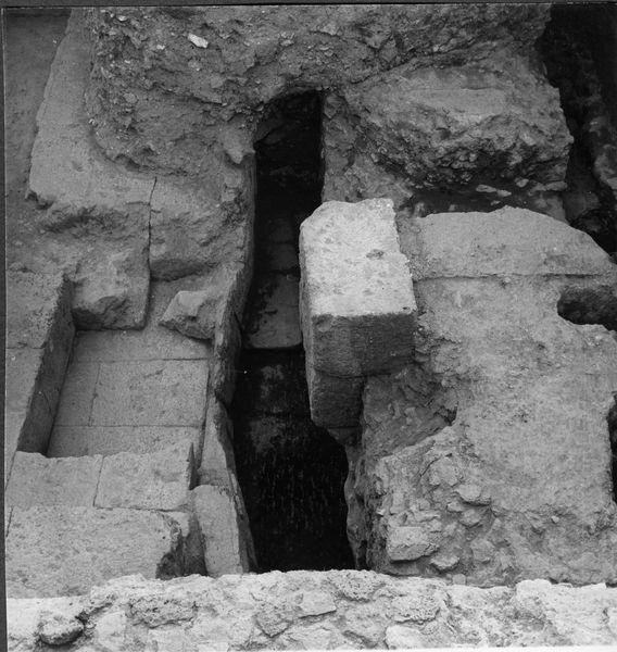 012337 - scavo archeologico - Basilica Giulia, vedute, settore sud-orientale (scavo giugno 1963); neg. serie 6x6, n. 837