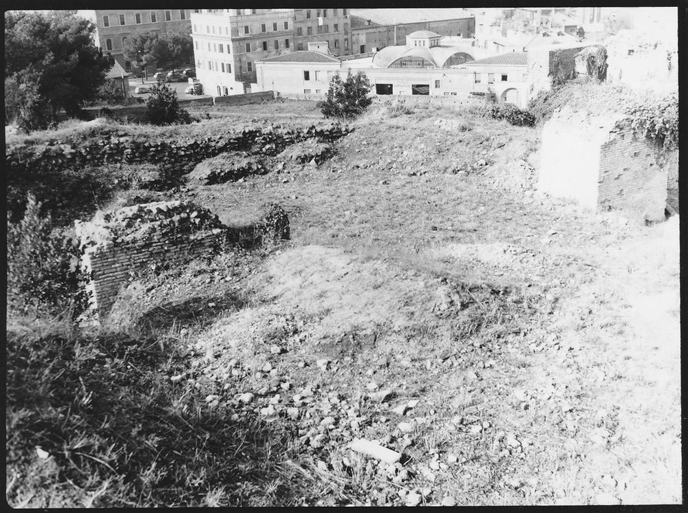 Zona Augustea prima dello scavo (dic. '58) foro 9x12.JPG