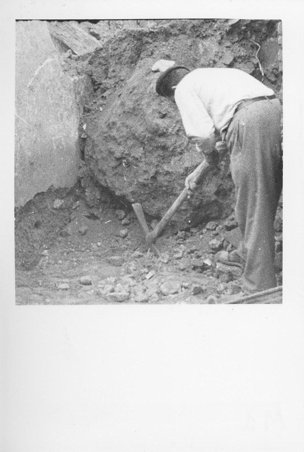 Zona augustea, ambiente A7, angolo nord (11.XII.1958) M1.JPG