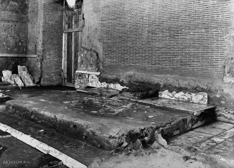 013456 - restauro - Curia, interno, presidenza durante i lavori di ripristino, foto Vasari; Neg. Serie F, Nr. 2034