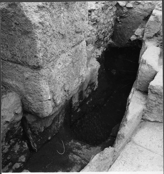 012341 - scavo archeologico - Basilica Giulia, vedute, settore sud-orientale (scavo giugno 1963); neg. serie 6x6, n. 841