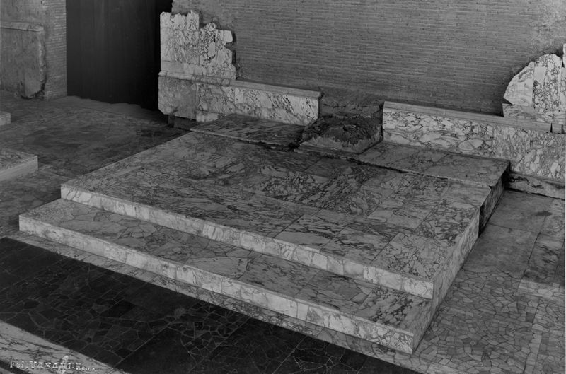 013464 - monumento - Curia, interno, presidenza dopo i lavori, foto Vasari; Neg. Serie F, Nr. 2041