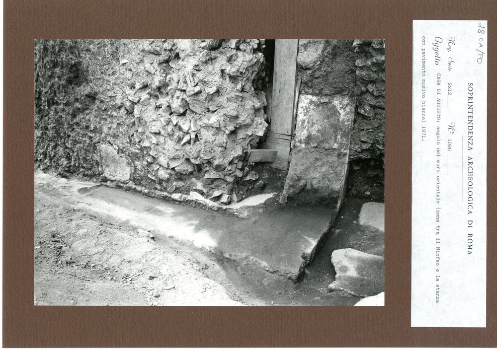 Casa di Augusto 018.jpg