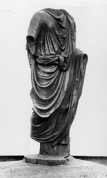 013473 - restauro - Curia, Statua di porfido; Gab. Fot. Naz. Neg. Serie E, Nr. 42725