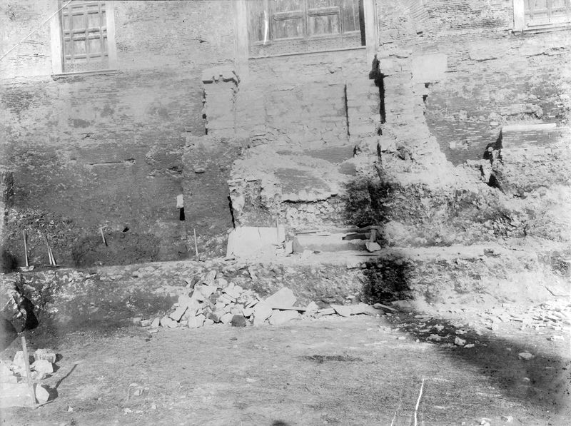 013509 - scavo archeologico - Curia, tombe medievali; Neg. Serie C, Nr. 56