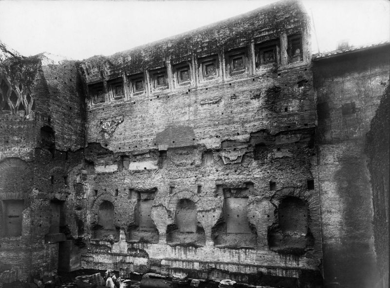018369 - monumento - Tempio di Venere e Roma, cella occidentale prima del restauro; neg. serie E, n. 1300