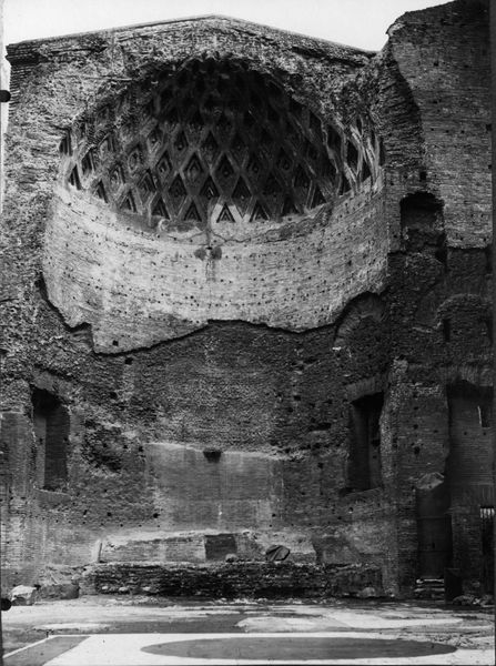 018385 - monumento - Tempio di Venere e Roma, cella occidentale, l'abside occidentale; neg. serie F, n. 1331