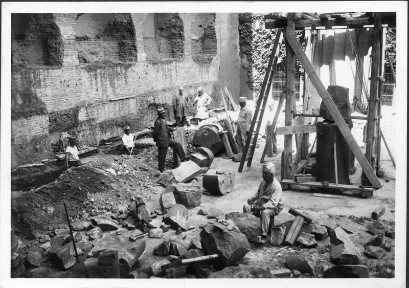 018394 - restauro - Tempio di Venere e Roma, cella occidentale, lavori preparatori per il  restauro; neg. serie F, n. 1304
