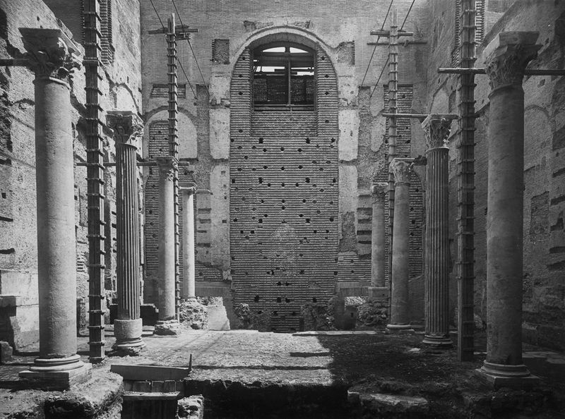 013199 - restauro - Curia, Interno della Chiesa medievale durante i lavori di ripristino; Neg. Serie E, Nr. 1621