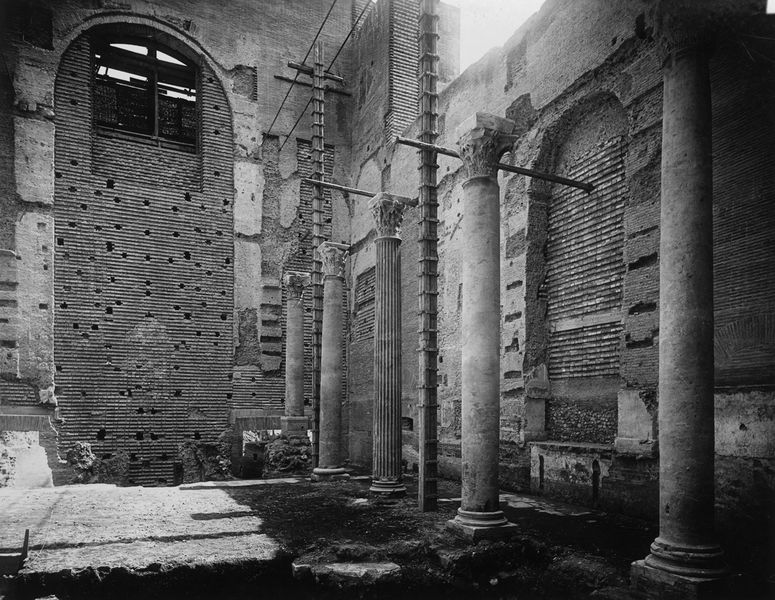 013201 - restauro - Curia, interno della Chiesa medievale durante i lavori; Gab. Fot. Naz. Neg. Serie E, Nr. 42716