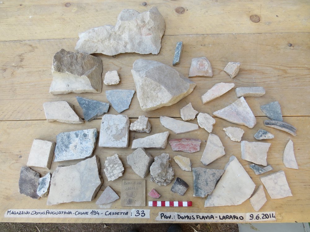 Domus flavia larario 33.jpg