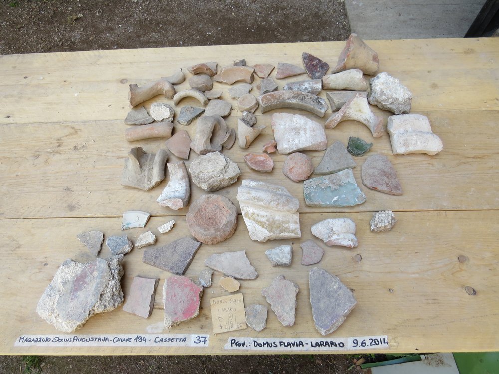 Domus flavia larario 37.jpg