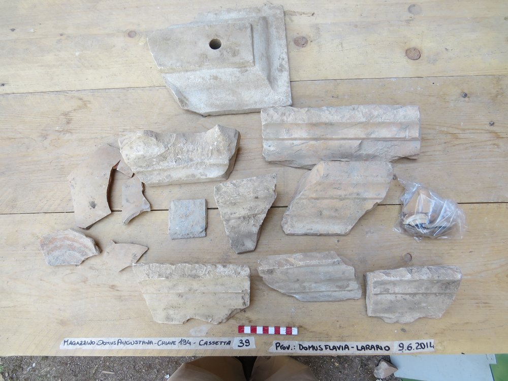 Domus flavia larario 39.jpg