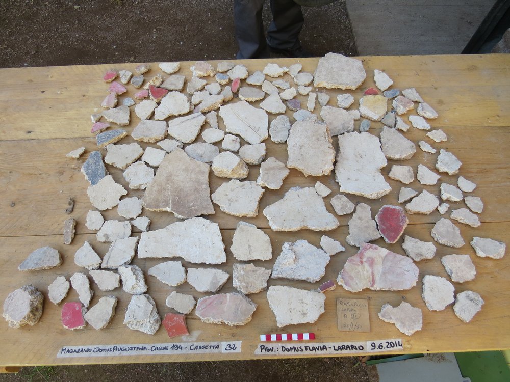 Domus flavia larario 32.jpg