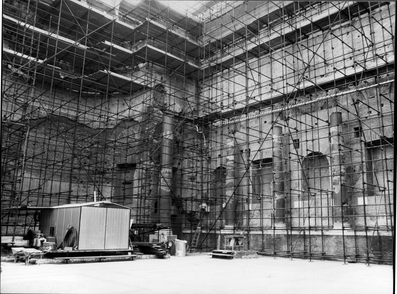 018433 - restauro - Tempio di Venere e Roma, cella occidentale, lavori del 1982, film 1073