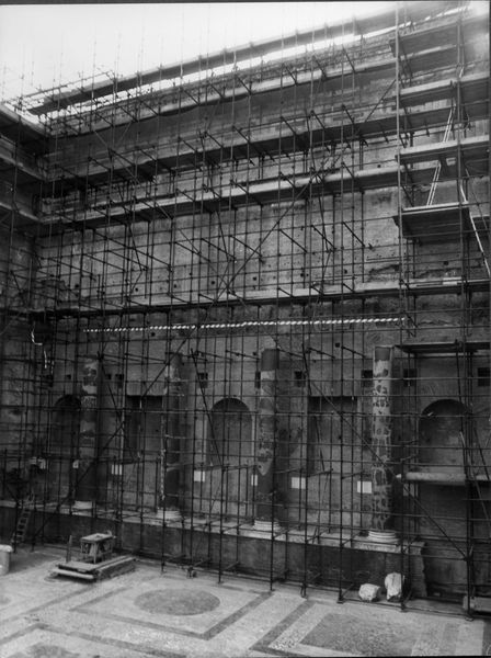 018434 - restauro - Tempio di Venere e Roma, cella occidentale, lavori del 1982, film 1073