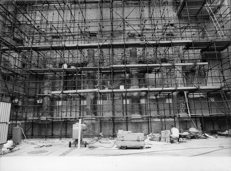 018435 - restauro - Tempio di Venere e Roma, cella occidentale, lavori del 1982, film 1053