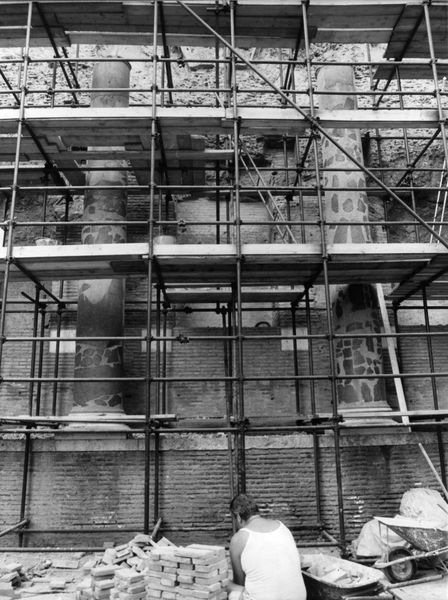 018438 - restauro - Tempio di Venere e Roma, cella occidentale, lavori del 1982, film 1053