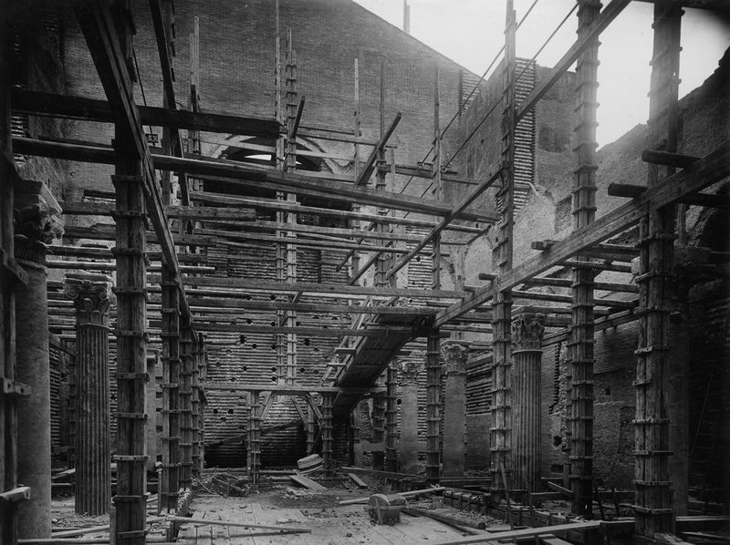 013196 - restauro - Curia, interno, impalcature, 18/03/1937; Gab. Fot. Naz. Neg. Serie E, Nr. 42692