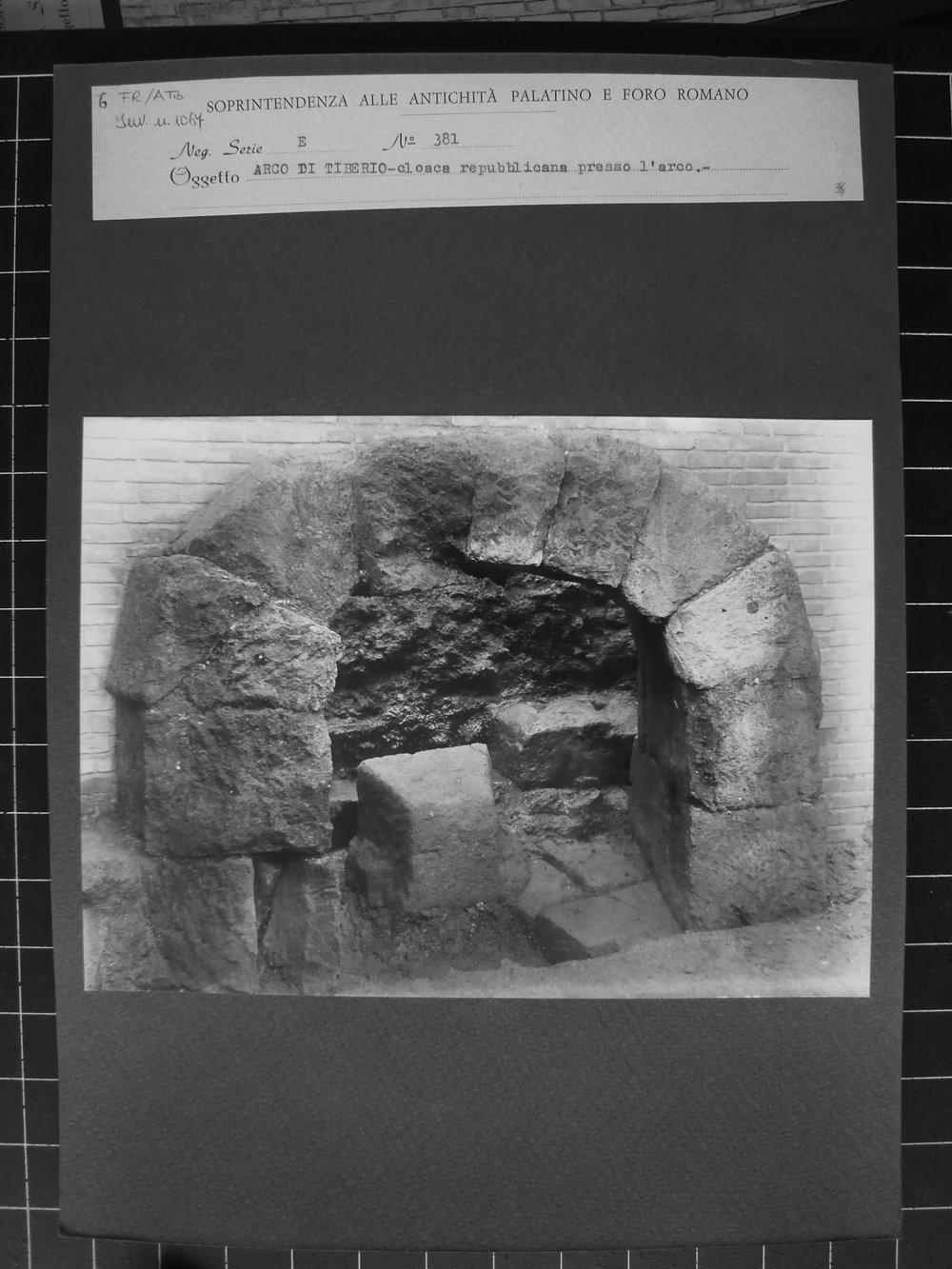 E_381.JPG
