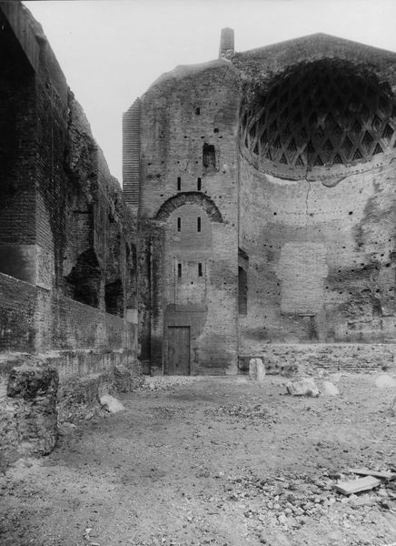 018444 - monumento - Tempio di Venere e Roma, prima del restauro; neg. serie E, nÂ° 1265