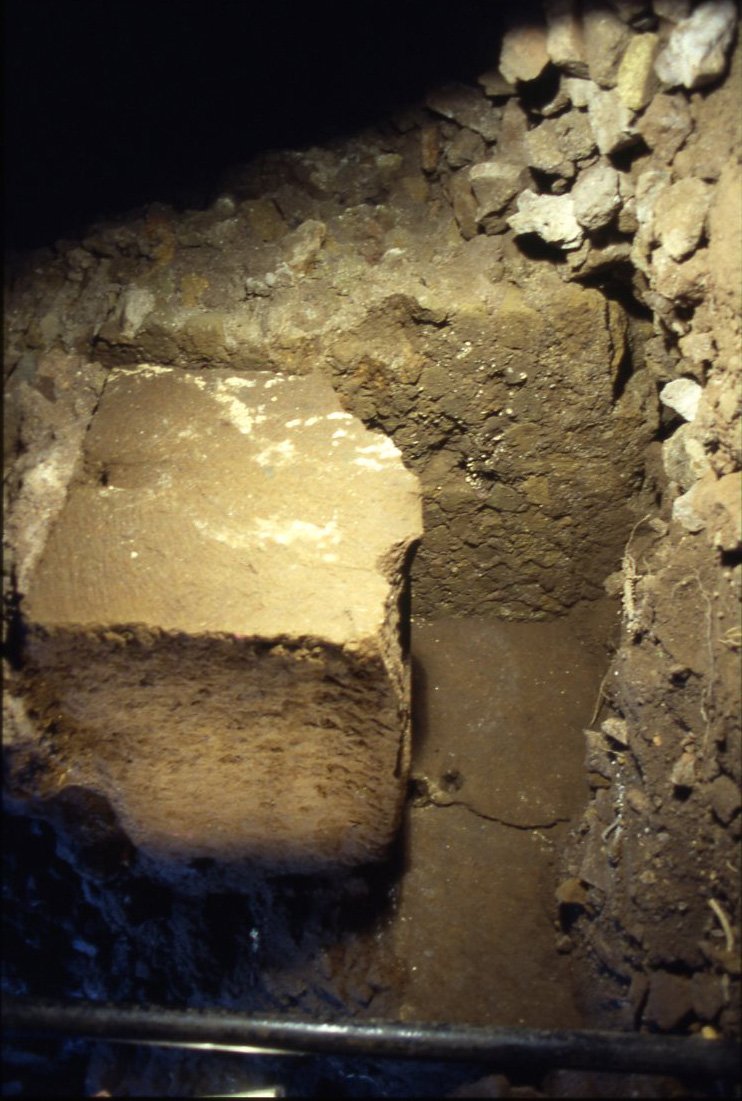 DT052.jpg