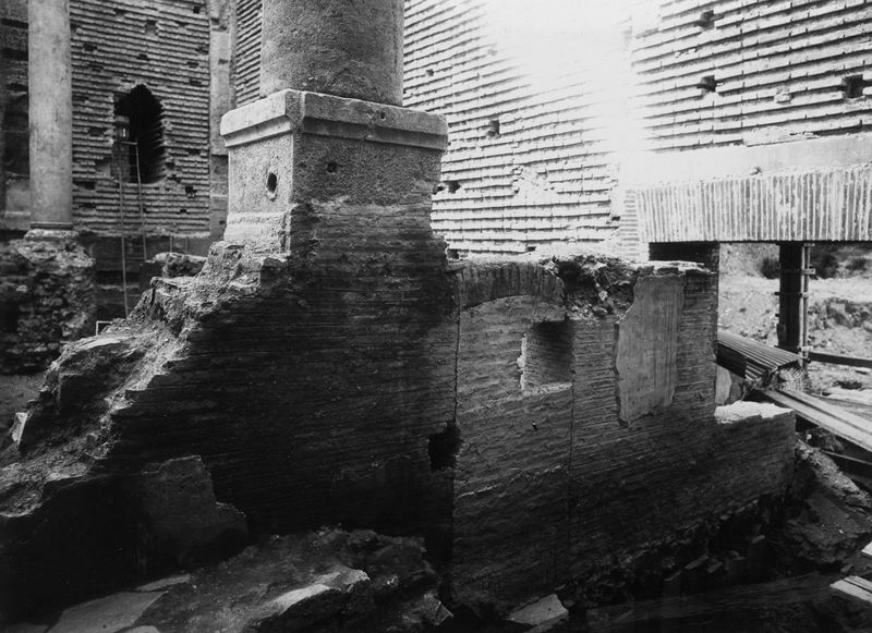 013214 - restauro - Curia, Interno della Chiesa medievale durante i lavori; Gab. Fot. Naz. Neg. Serie E, Nr. 42718