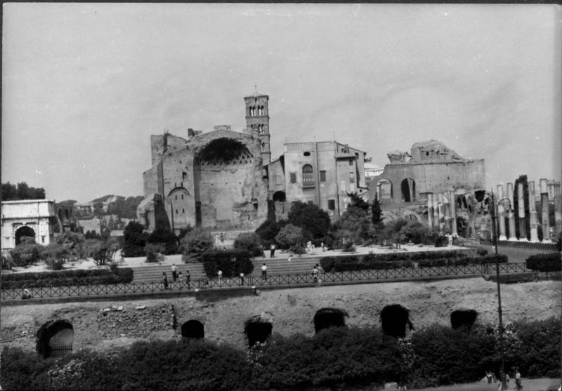 018473 - monumento - Tempio di Venere e Roma, vedute; film nÂ°511