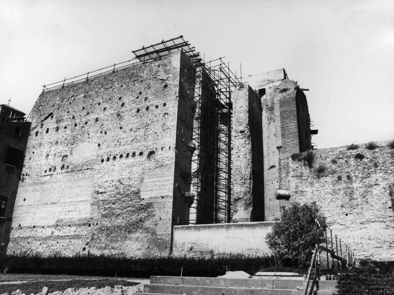 018478 - restauro - Tempio di Venere e Roma, lavori 1982; film nÂ°1073