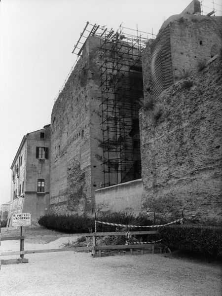 018479 - restauro - Tempio di Venere e Roma, lavori 1982; film nÂ°1073
