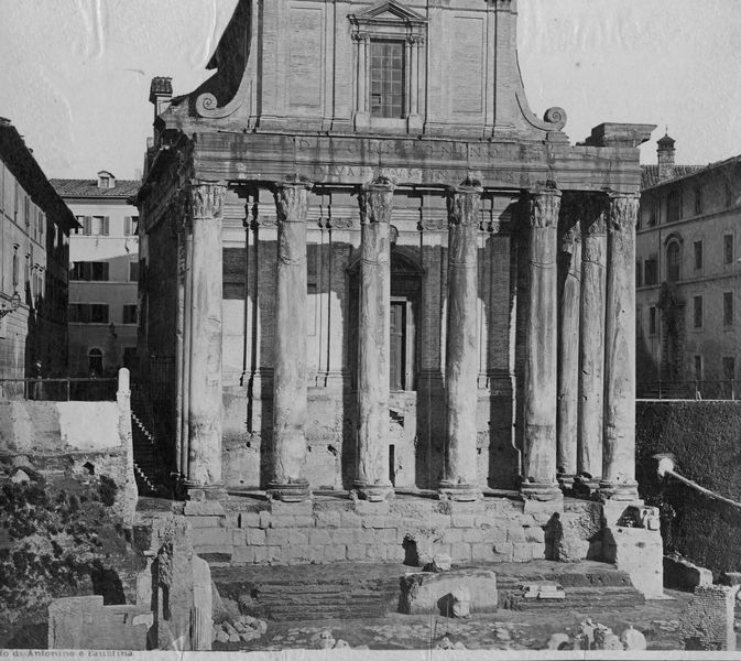 019841 - monumento - Tempio di Antonino e Faustina, veduta della frontale del colonnato prima dello scavo (seconda metÃ  del XIX secolo)
