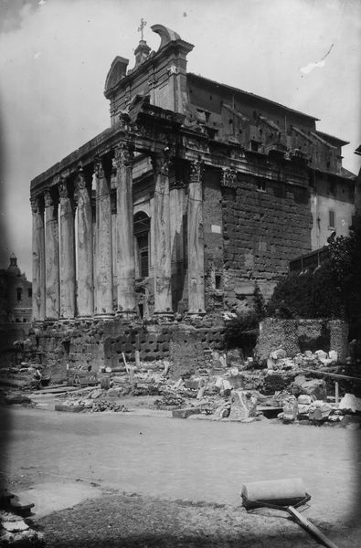019859 - monumento - Tempio di Antonino e Faustina, veduta del fronte orientale visto dalla Via Sacra; neg. serie F, n. 42